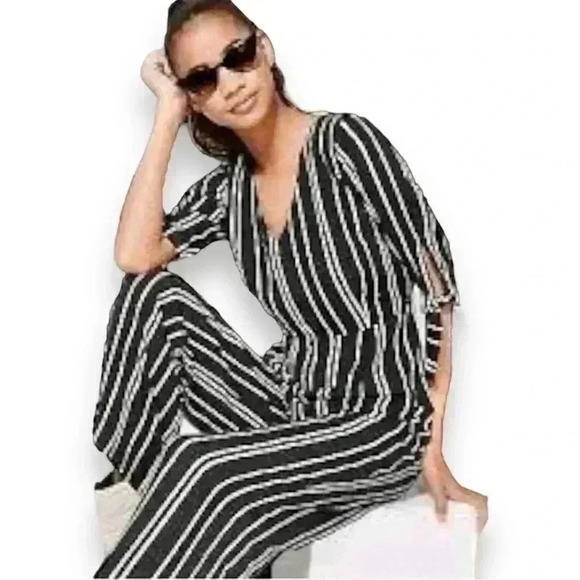 Wild Fable Size Lg Black and White Vertical Striped 3/4 Sleeve V-neck Jumpsuit - Picture 1 of 16
